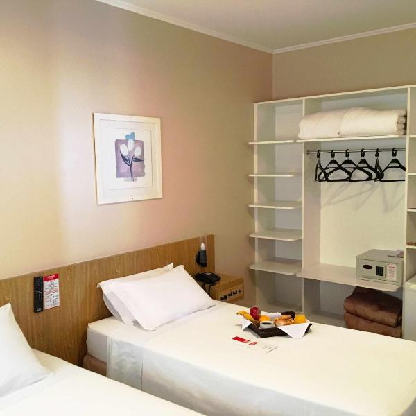 Cosmos Hotel - Foto 2