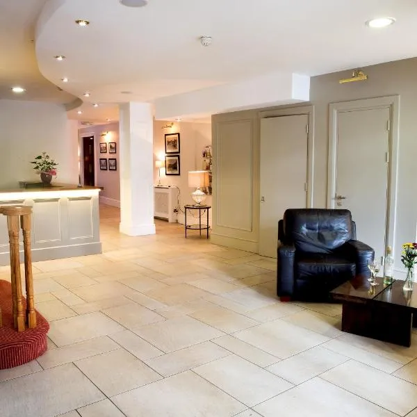 The Gateway Hotel, hotel v destinaci Swinford