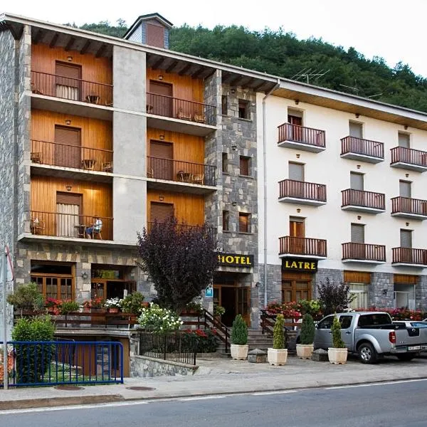 Hotel Latre, hotell i Broto