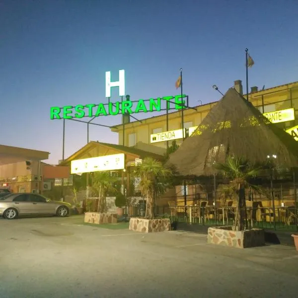 Hotel Mirasierra, hotel v destinaci Baúl