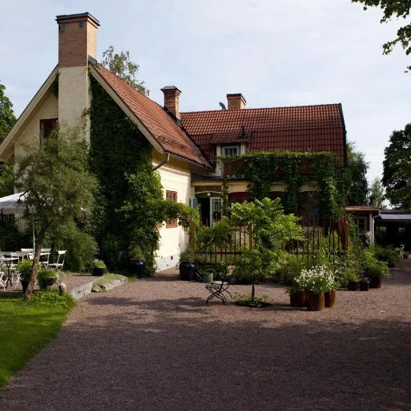 Dala-Floda Värdshus, hotel in Kullen