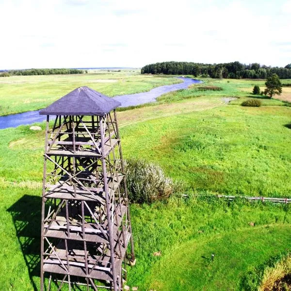 Wieża nad Biebrzą, hotel en Wroceń