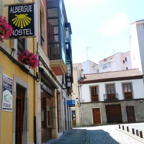 Albergue Valle del Nonaya, hotel in Miranda