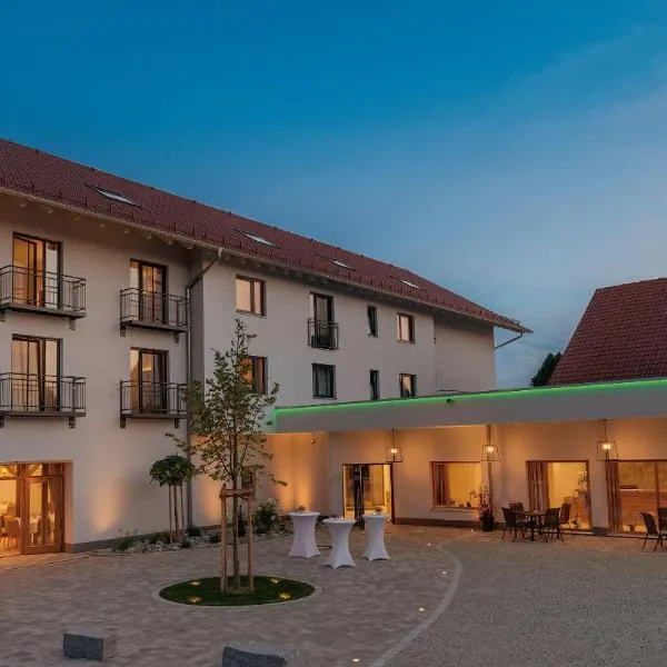 Gasthaus Forster am See - Eching bei Landshut, hotel in Spörerau