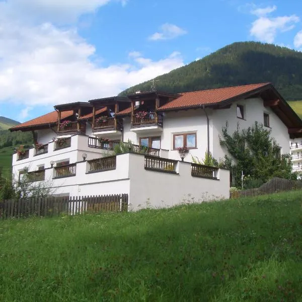 Ferienhaus Auer, hotel in Nauders