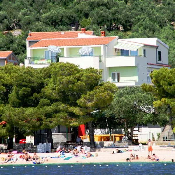Rooms & Apartments Villa Anka, hotell i Tučepi