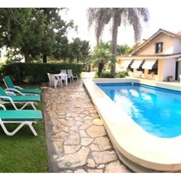 Green Hotel, hotel v destinaci Pilar