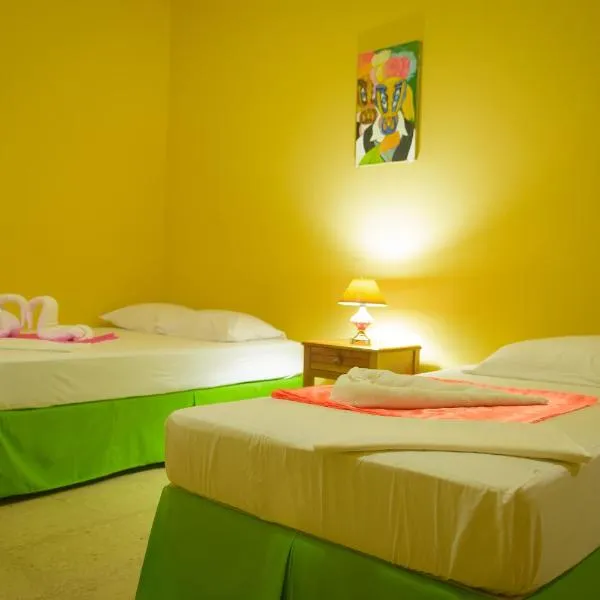 Hostal Fachente, hotel v destinaci La Marimba