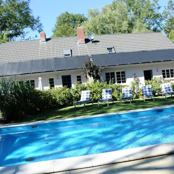 Haus West, מלון בMechelsdorf