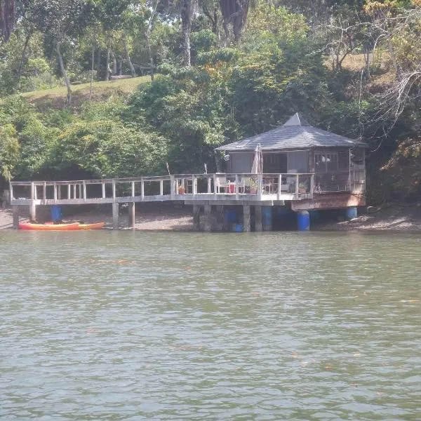 Beached Bungalow Overlooking the Pacific Ocean、ボカ・チカのホテル