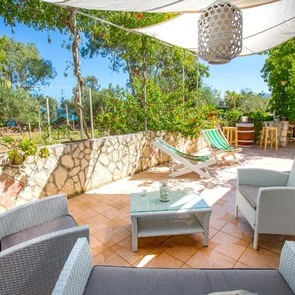 Casa Bianca Rais Gerbi โรงแรมในFinale