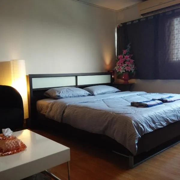 Renovate Room Near Impact, hotel in Ban Bang Phang