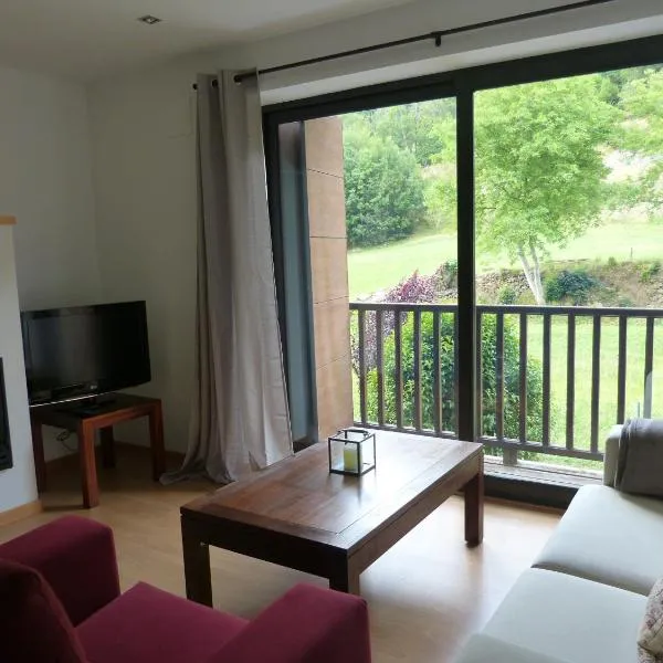 Apartament Hug Roger, hotel a València d'Àneu