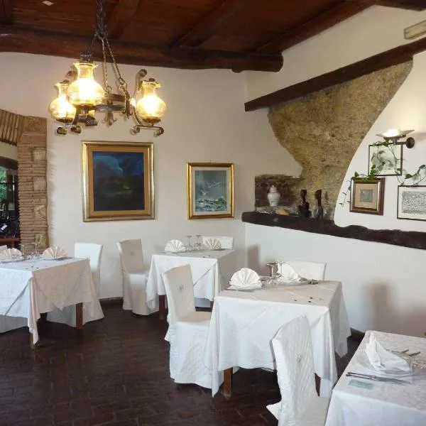 La Rocca – hotel w mieście Narni