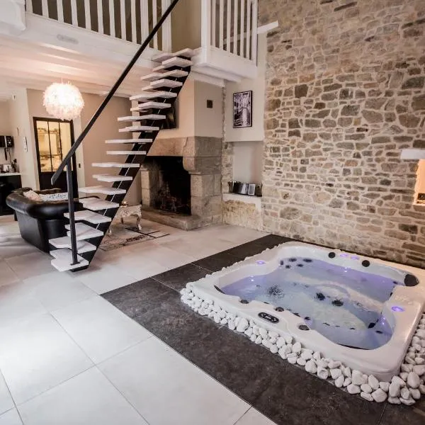 Au domaine des anges, 3 gîtes luxueux avec Jacuzzi privatif, sauna, mini-piscine, piscine extérieure chauffée en saison, hotel v destinaci Bain-de-Bretagne