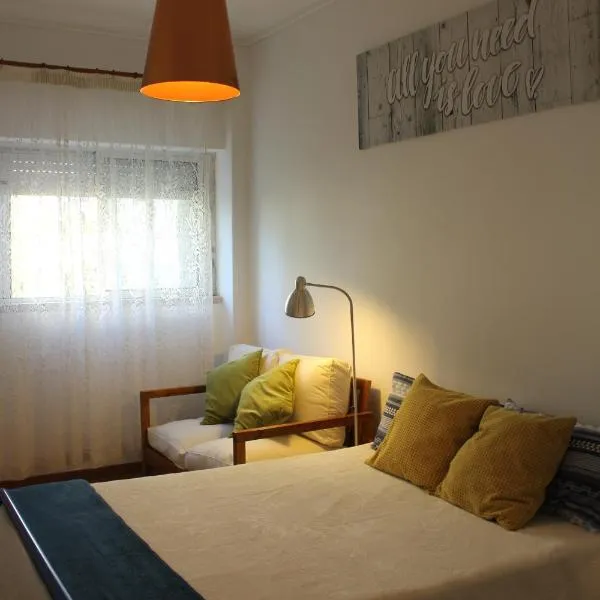 Mary's House, hotel v destinaci Carnaxide