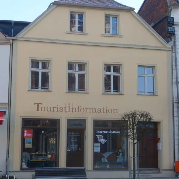 Pension & Ferienwohnung Zum Schmuckgiebel, hotelli kohteessa Tangermünde