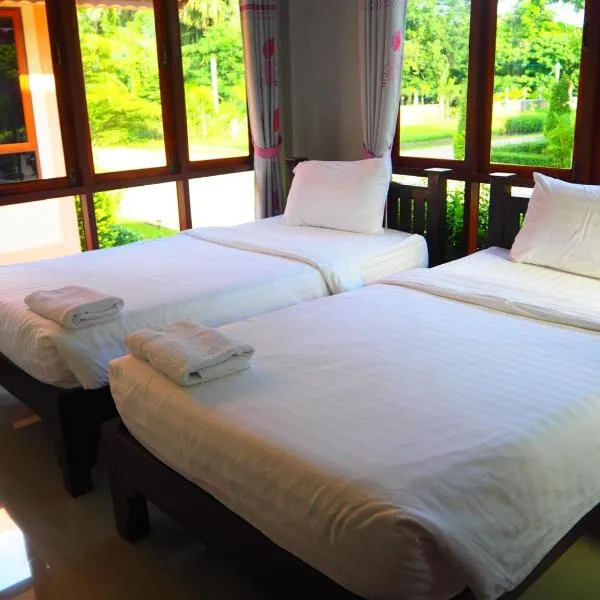 Bansuansiriwat, hotel in Ban Phae