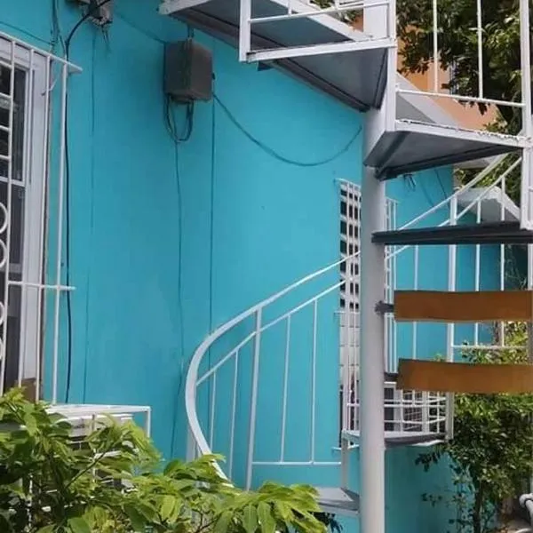 Robby's Place, hotell i Harbour View