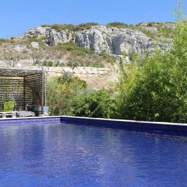 Belle villa en Provence, hotel v destinaci Lançon-Provence