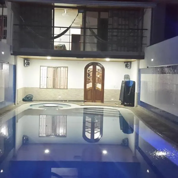 Casa con Piscina Privada y Jacuzzi, ξενοδοχείο σε Flandes