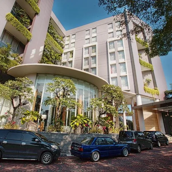 Soll Marina Hotel Serpong, khách sạn ở Porisgaga