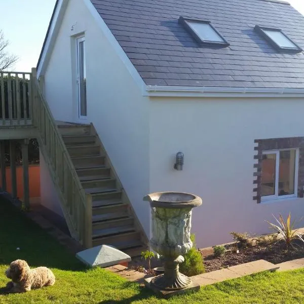 Little Orchard House Self-catering Garden View apartment、ソルカムのホテル