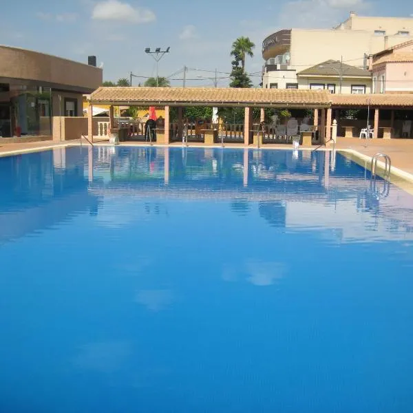 Hospedium Hotel Los Periquitos, hotel u gradu Fortuna