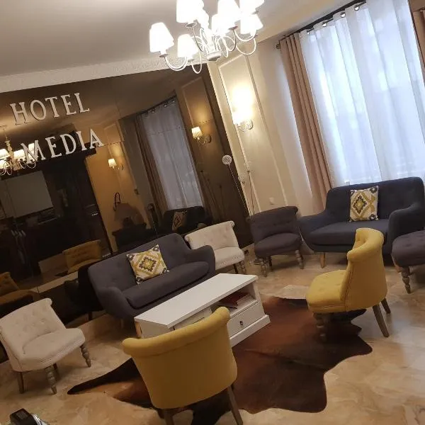 Hôtel Média, отель в городе Жуанвиль-ле-Пон