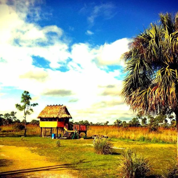 Everglades Chickee Cottage & Bungalow - Ochopee, hotel en Ochopee