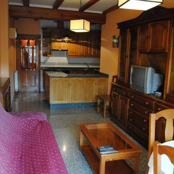 APARTAMENTOS RIO MORA 2, hotel v destinaci Mora de Rubielos