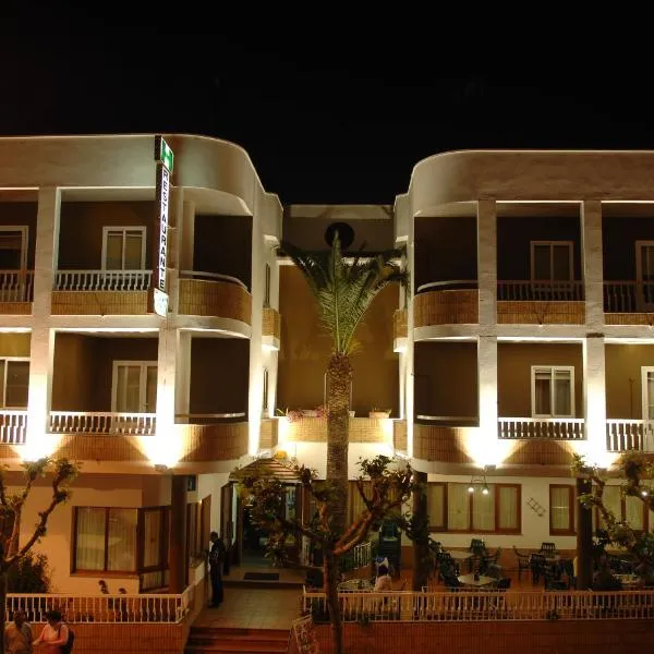 Hostal La Palmera, hotel in Villamesías