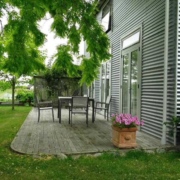 Korohi Vineyard BnB، فندق في Renwick