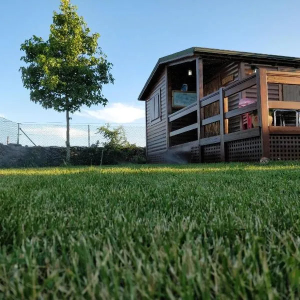 La Facera, Cabañas de Madera, hotel in Ferreras de Arriba