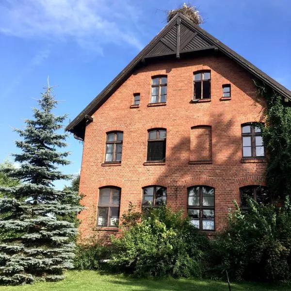 Stara Szkoła w Harszu, hotel v destinácii Pozezdrze