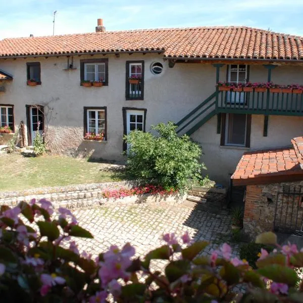 Chez Jacotte et Elia, hotel v destinaci Saint-Galmier