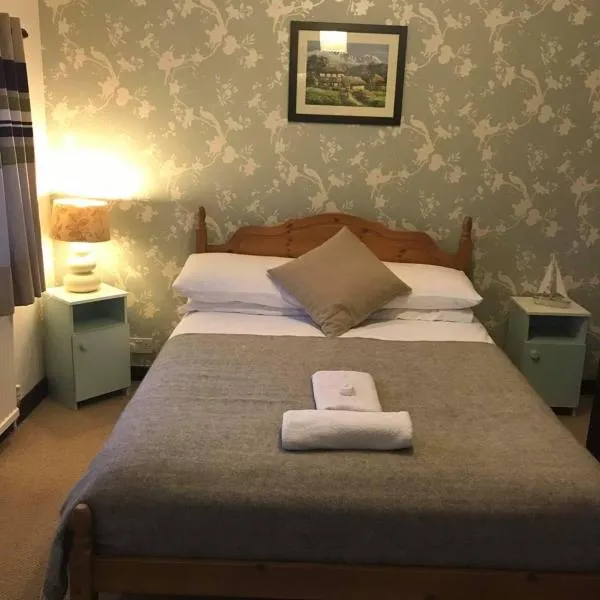 New Gurkha Inn, hotel in Brecon