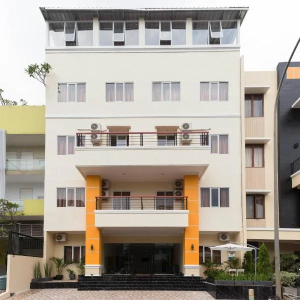 RedDoorz Plus @ Boulevard Residence BSD, hotel a Tangerang