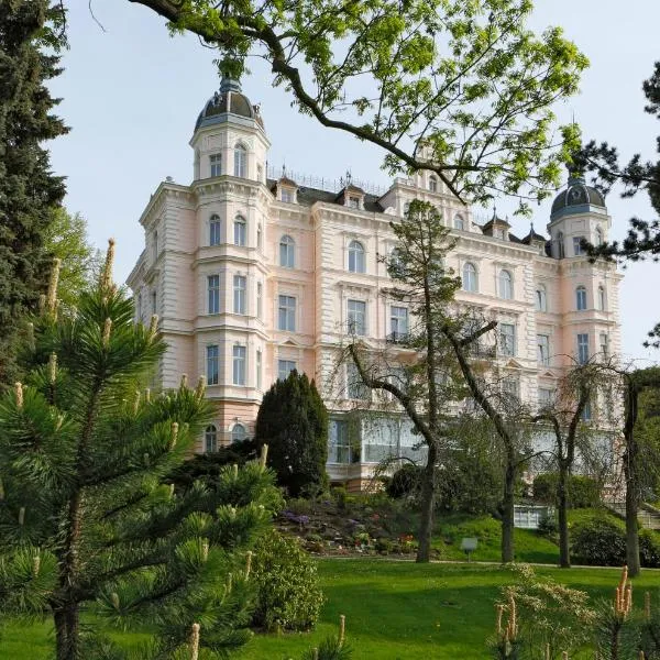 Bristol Palace: Karlovy Vary şehrinde bir otel