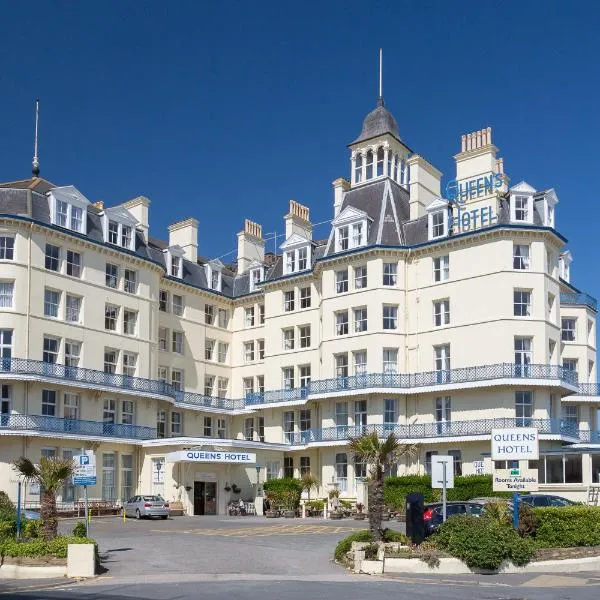 Queens Hotel: Eastbourne şehrinde bir otel