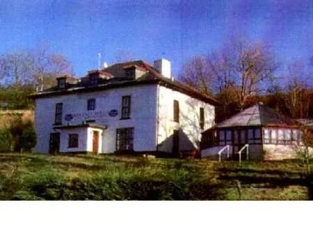 Rhymney House hotel、ケアフィリのホテル