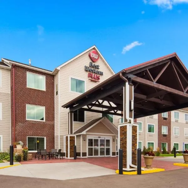 BEST WESTERN Plus Menomonie Inn & Suites, hotel in Wheeler