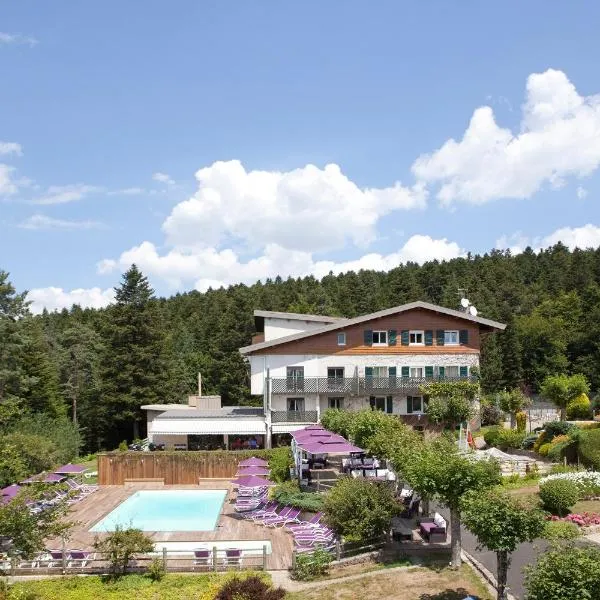 Logis Hôtel Clair Matin – hotel w mieście Le Chambon-sur-Lignon