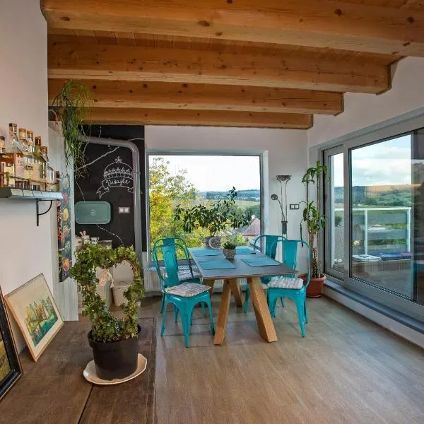 APARTMANY L&O - Laura, hotel Zólyomnémetiben