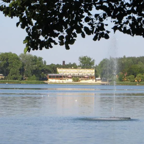 Neptun, hotel v destinaci Międzychód