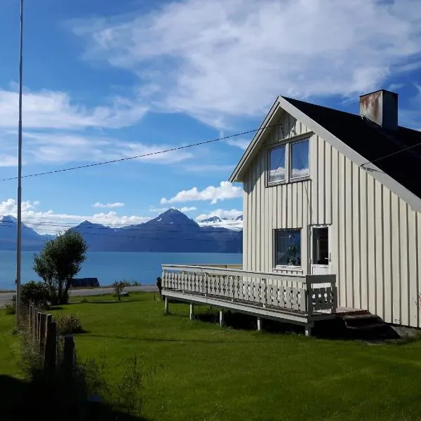 Lyngen Arctic View, מלון בStorslett