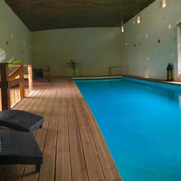 Moulin De Jouenery Et Spa, hotel di Brassac