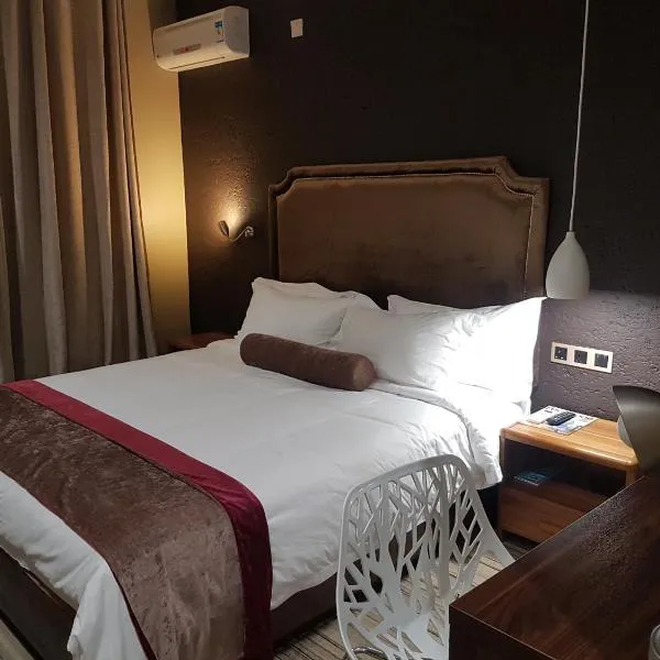 La Signature Guest house – hotel w mieście Francistown