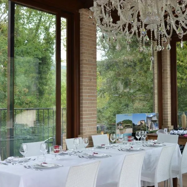 Re Artù Assisi Country Lifestyle, готель у місті Ассізі