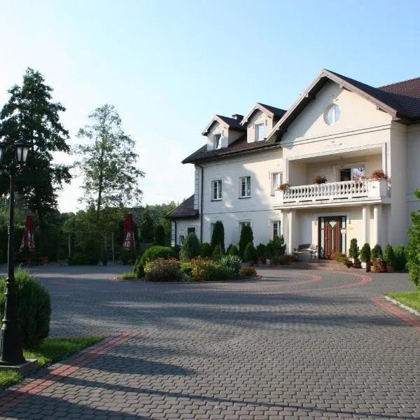 Gościniec Kuklówka, hotel in Bobrowce